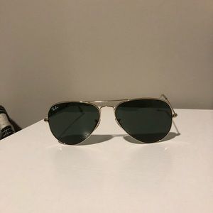 Ray Ban Aviators - Gold frame w/green lens